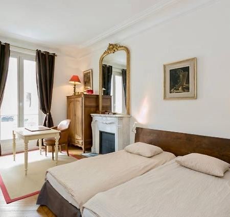 Charming Bedroom Paris Exterior foto